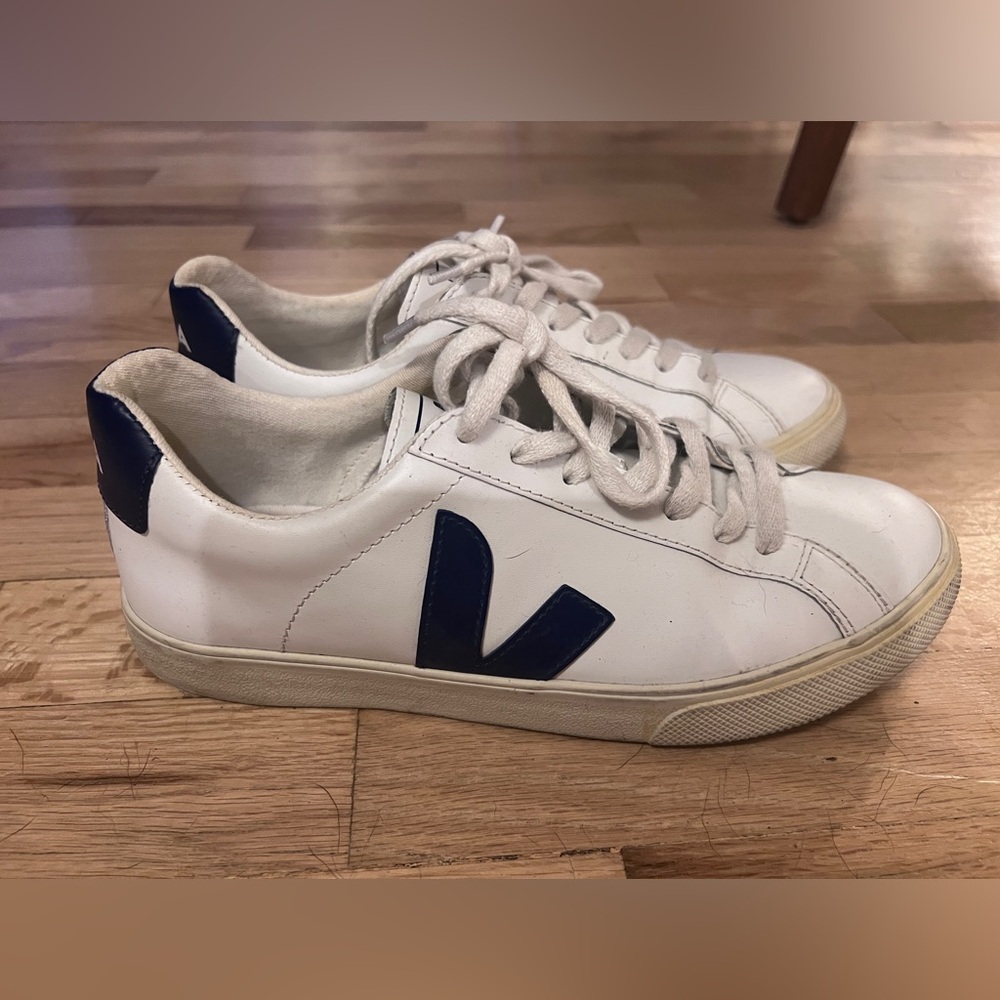 Veja Campo Sneakers, White & Navy, Women’s Size 8